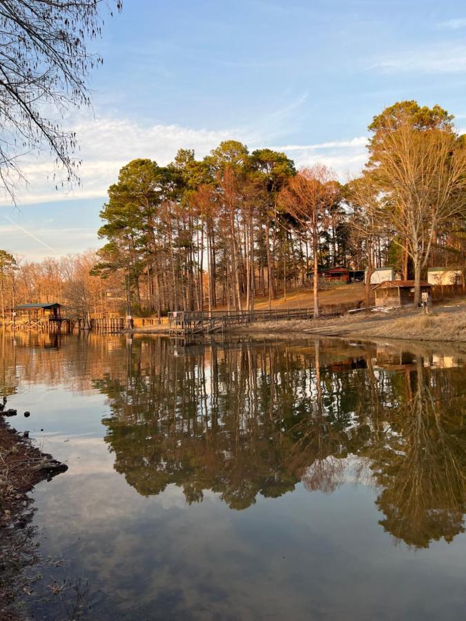 Driftwood Inn And Lodge By The Lake Zwolle Exterior photo